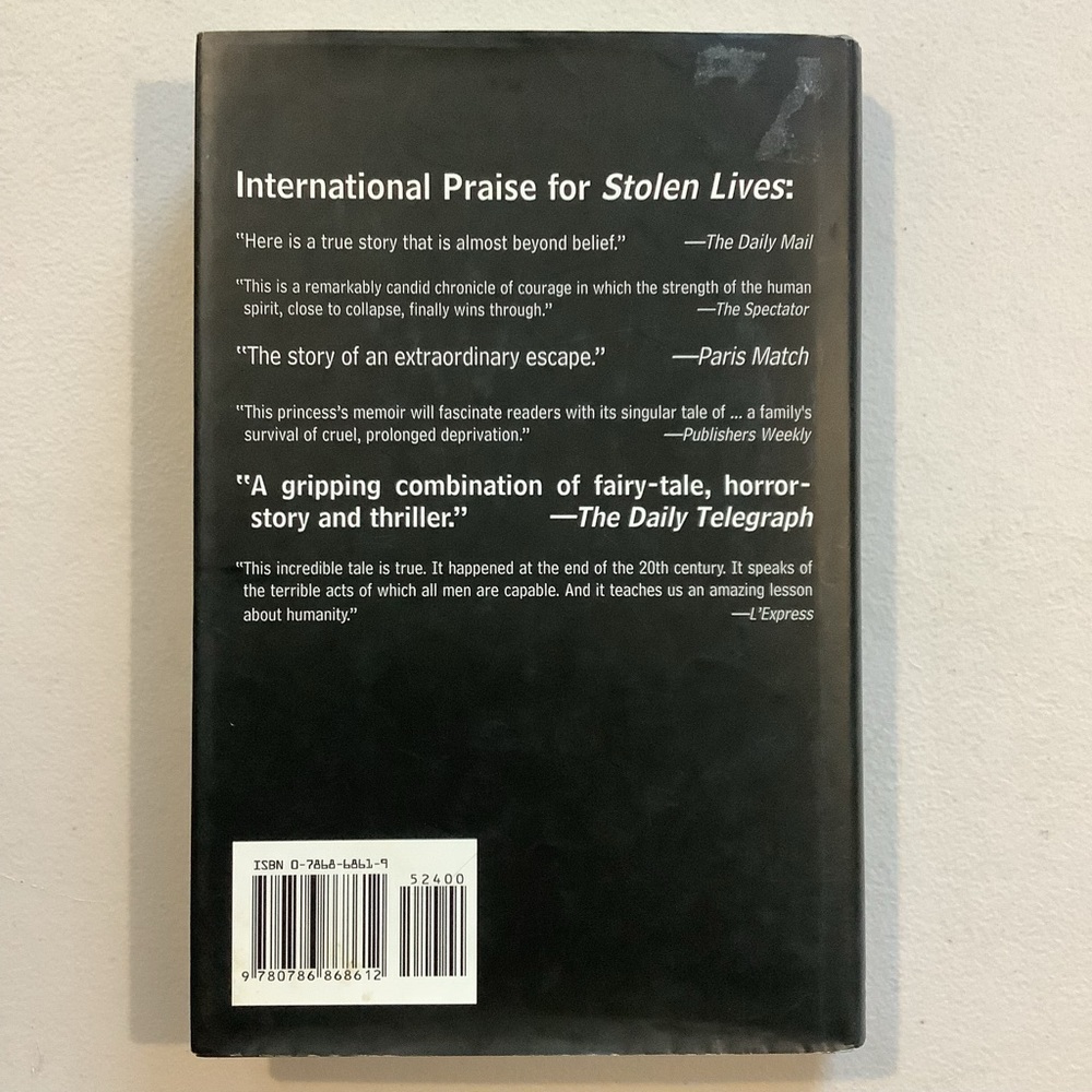 Stolen Lives by Malika Oufkir and Michèle Fitoussi Hardcover Book - Picture 5 of 6